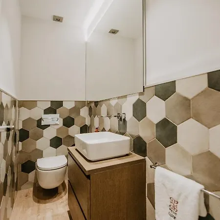 Petit Luxe St. Pere Apartment