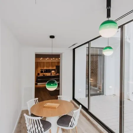 Petit Luxe St. Pere Apartment
